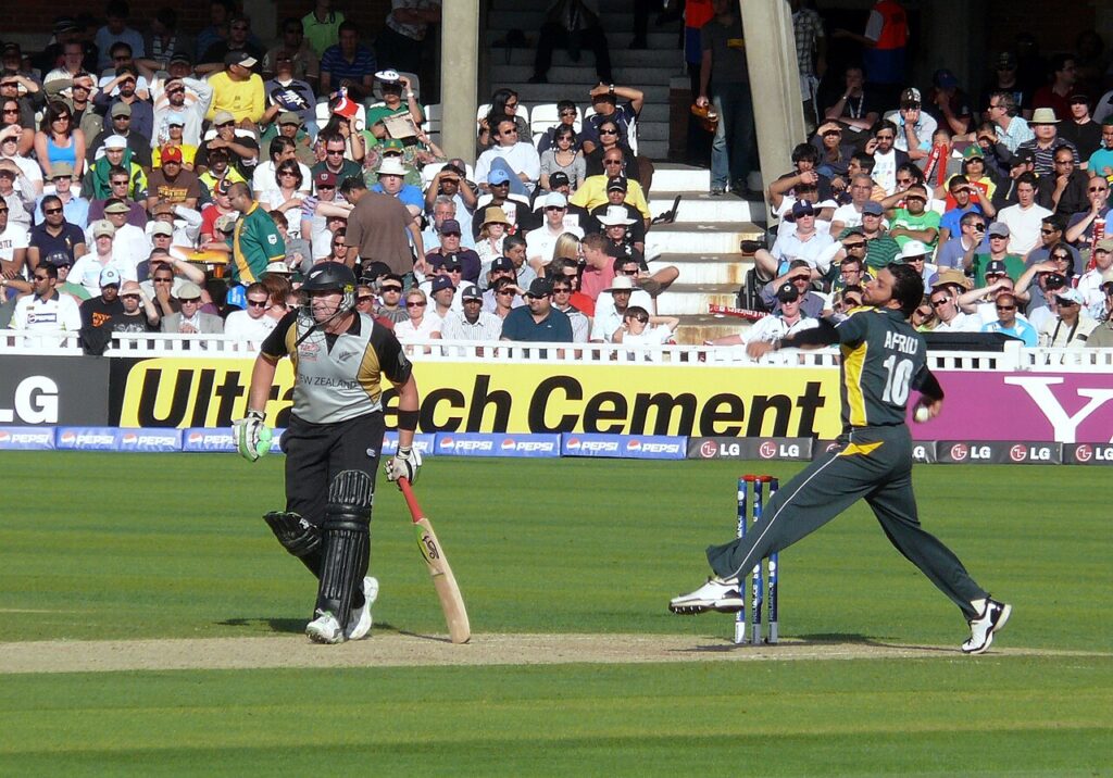 Shahid Afridi bowling for Pakistan at The Oval in 2009