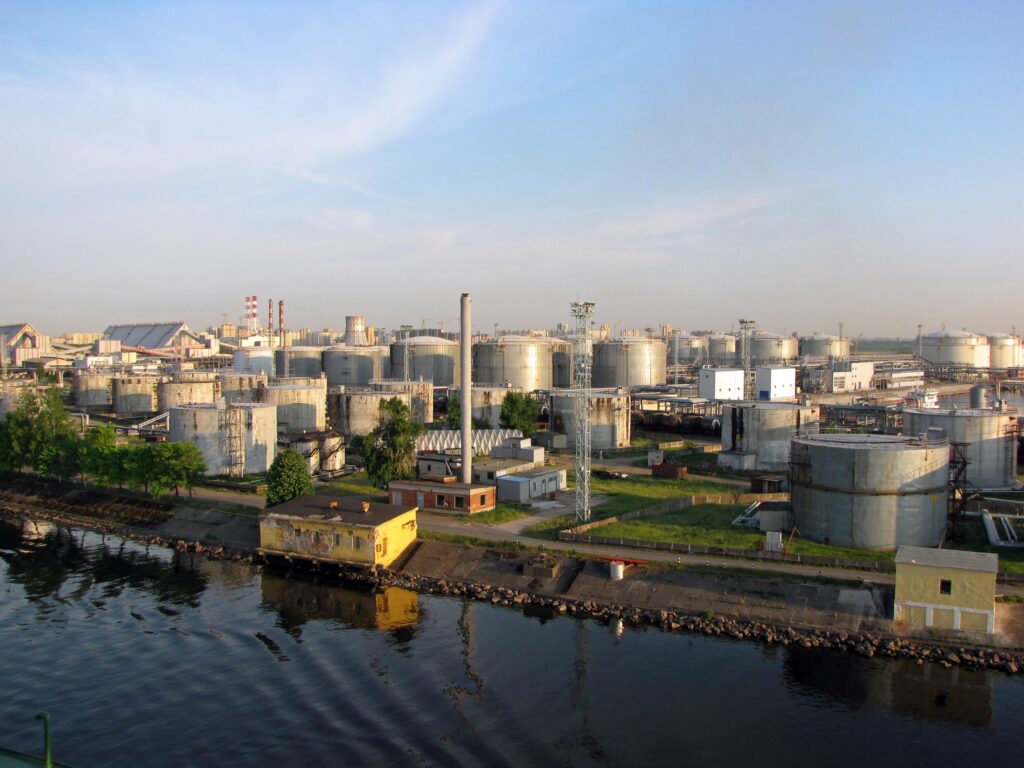 Oil storage tanks at the Port of St. Petersburg, 2011