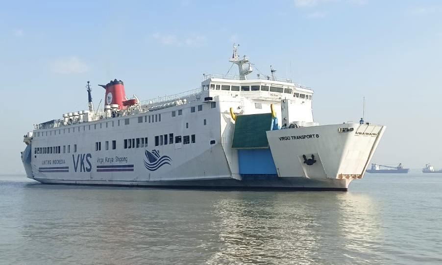 The KM Virgo Transport 8 ferry that capsized in the Java Sea on October 18, 2026, photographed sailing in Indonesian waters in September 2026