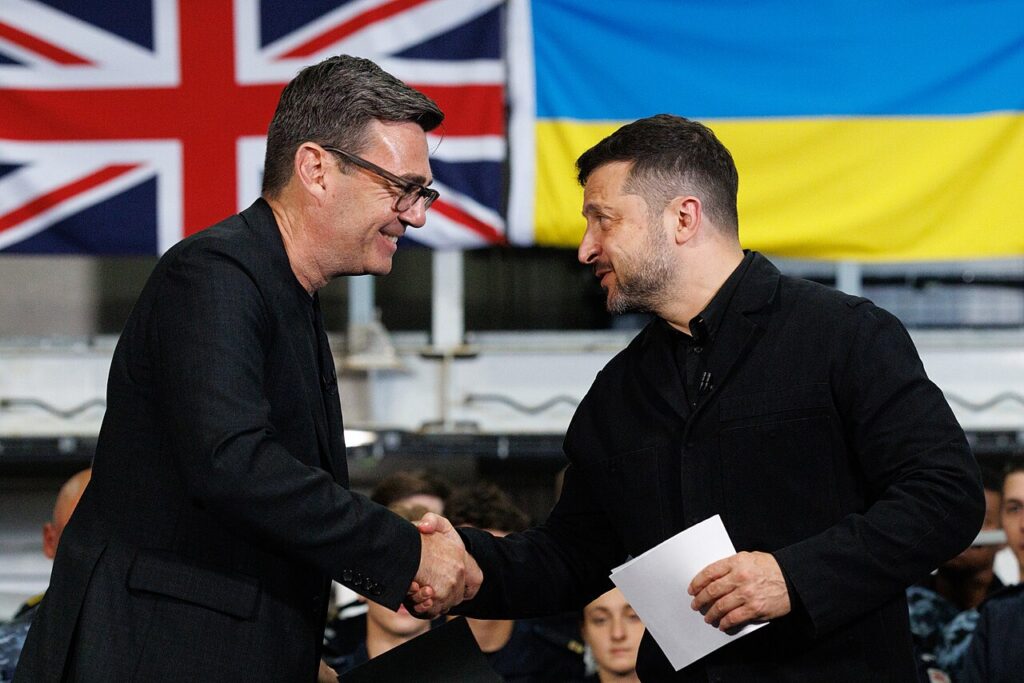 Ukrainian President Volodymyr Zelenskyy shakes hands with UK Prime Minister Andy Burnham in Portsmouth, July 2026.